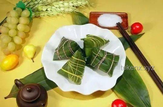**加热粽子时，水煮OR锅蒸？揭秘9成人都犯的错，粽子香飘四溢的秘密！**